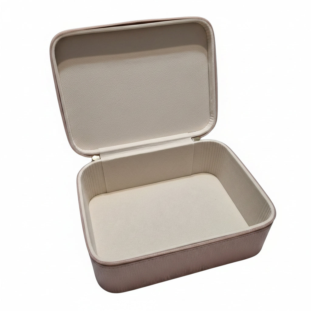 Cosmetic Case has two compartment